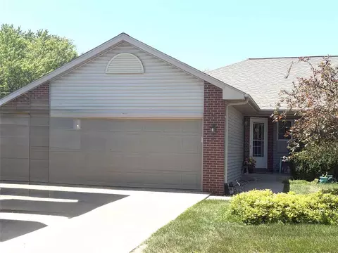 90 Sinnott Pl, North Liberty, IA 52317