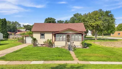 707 N 4th Ave, Washington, IA 52353
