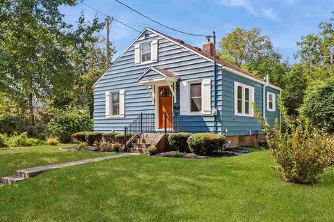 925 Dearborn St, Iowa City, IA 52240