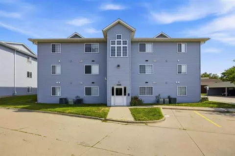 930 Boston Way # B, Coralville, IA 52241