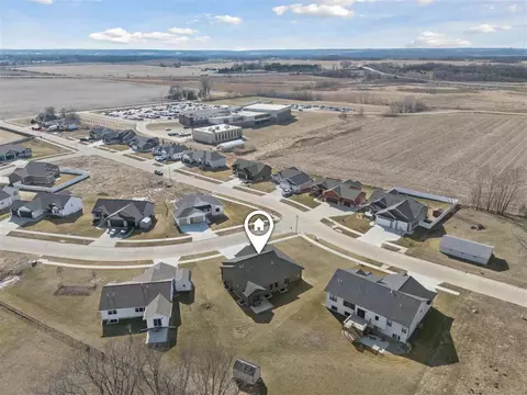 View/Area - 718 Pointer Cir, Center Point, IA 52213 photo 4 of 5