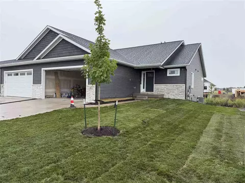 55 Kinsey St, North Liberty, IA 52317