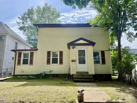 711 E Bloomington St, Iowa City, IA 52245