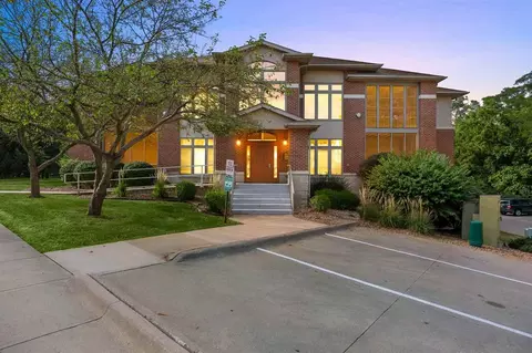 1779 Louis Pl, Iowacity, IA 52246