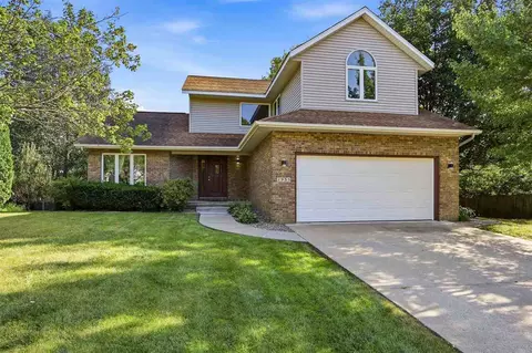 1935 Flanigan Ct, Iowa City, IA 52246