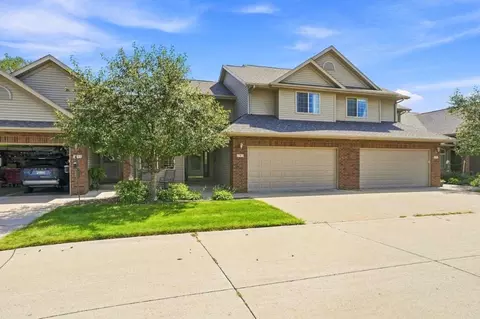 195 E Weston Dr, North Liberty, IA 52317