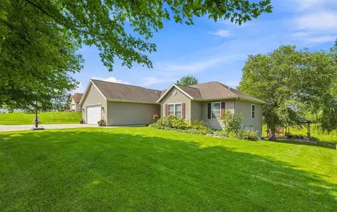 501 N Woodland Dr, North English, IA 52316