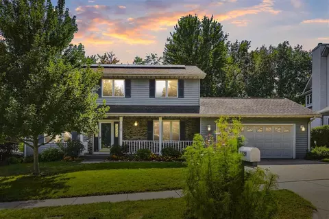 1129 Hampton Ct, Iowa City, IA 52240
