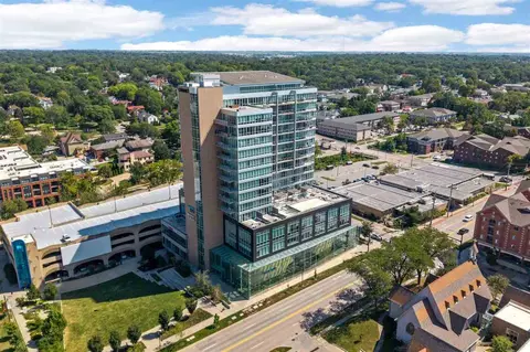 404 E College St, Iowa City, IA 52240