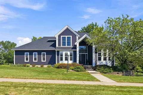 1006 Arlington Dr, Iowa City, IA 52245
