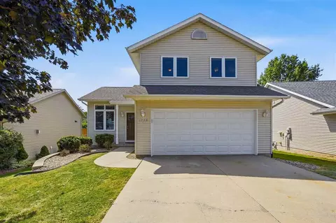 1748 Parkway Dr, Coralville, IA 52241