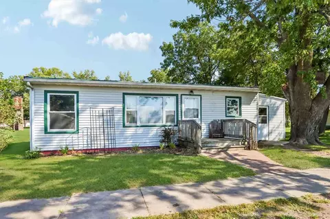 765 E Washington St, Marengo, IA 52301