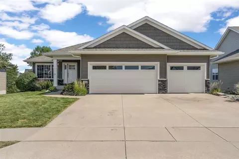 164 Colchester Dr, Iowa City, IA 52245