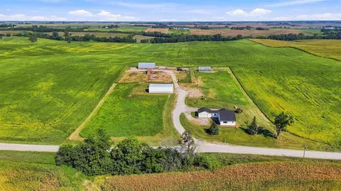 3162 R Ave, North English, IA 52316