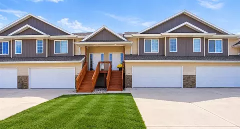 604 Riley Ln, West Branch, IA 52358