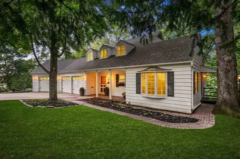 10 Oakridge Ave, Iowa City, IA 52246