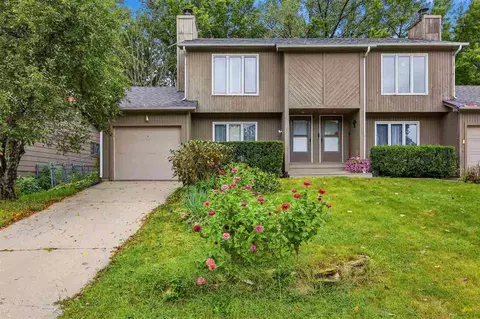1430 Eastview Dr, Coralville, IA 52241