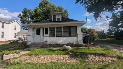 410 Maiden Ln, Muscatine, IA 52761