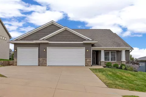 976 Camp Cardinal Rd, Iowa City, IA 52246