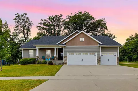 605 Deer View Ave, Tiffin, IA 52340