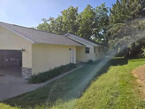 3417 Ridgecrest Dr NE, North Liberty, IA 52317