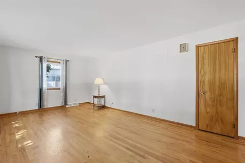 Living - 1306 E 2nd St, Washington, IA 52353 photo 2 of 4