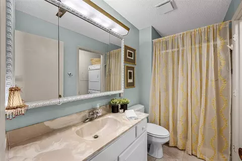 Bath - 2135 1st Ave SE, Cedarrapids, IA 52403 photo 2 of 2