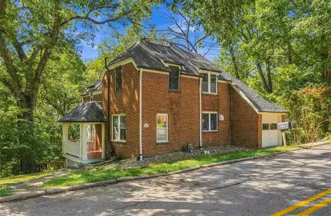 1685 Ridge Rd, Iowa City, IA 52245