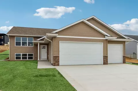 189 Karen Dr, Williamsburg, IA 52361