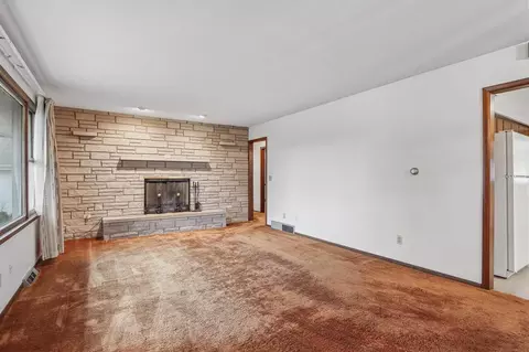 Living - 609 E Hickory St, Riverside, IA 52327 photo 1 of 4