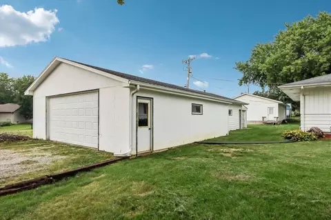 Exterior - 609 E Hickory St, Riverside, IA 52327 photo 5 of 8