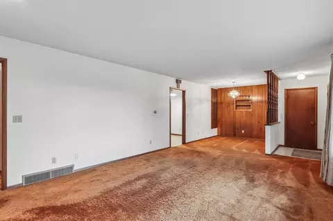 Living - 609 E Hickory St, Riverside, IA 52327 photo 4 of 4