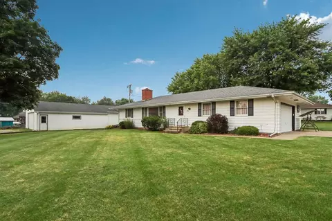 609 E Hickory St, Riverside, IA 52327