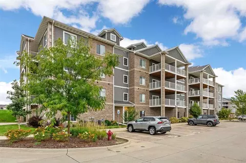 2871 Spring Rose Cir, Coralville, IA 52241