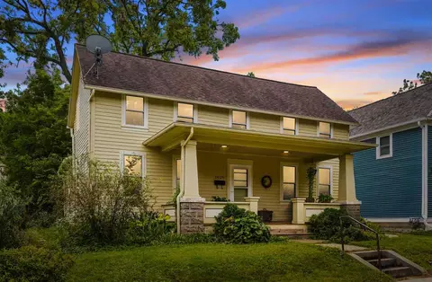 1029 E Bloomington, Iowa City, IA 52245