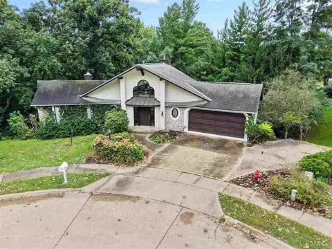 10 Brown Deer Knl, Coralville, IA 52241