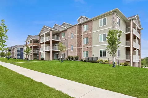 2875 Spring Rose Cir, Coralville, IA 52241