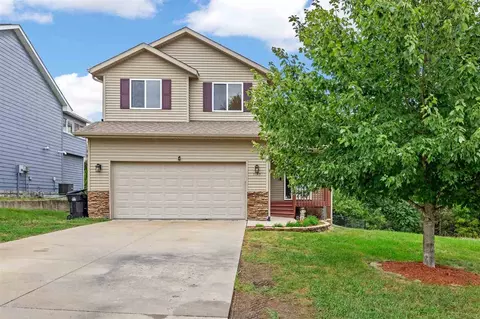 1193 9th St, Coralville, IA 52241