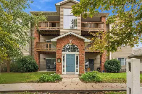 2665 Triple Crown Ln, Iowa City, IA 52240