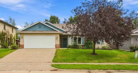938 Oxen Ln, Iowa City, IA 52240