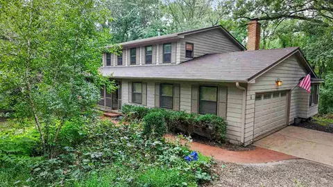 6 NE West View Acres, Iowacity, IA 52240