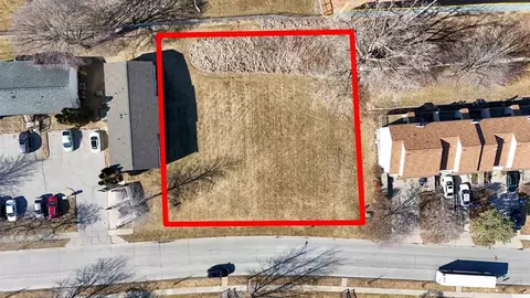 701-711 Westwinds Dr, Iowacity, IA 52246