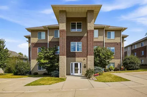 271 S Taft Ave, Iowa City, IA 52245