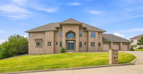 448 Butternut Ln, Iowa City, IA 52246