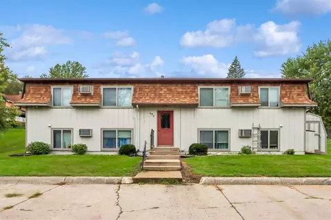422 N 1st St, West Branch, IA 52358