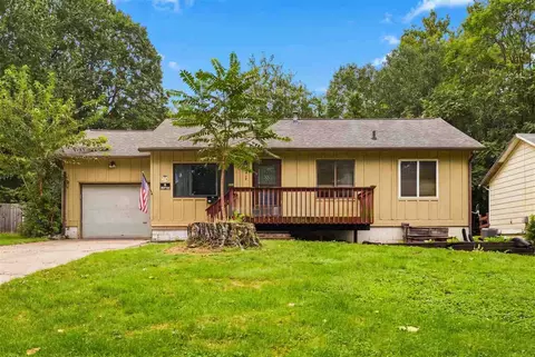 913 Maggard St, Iowa City, IA 52240