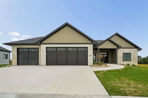 240 NW Howard Ave, Swisher, IA 52338