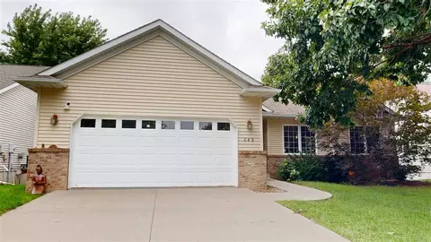 649 Tipperary Rd, Iowa City, IA 52246