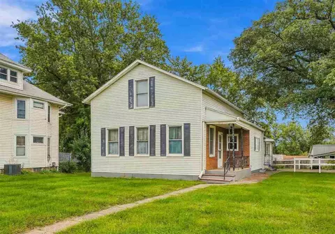 614 N Columbus St, West Liberty, IA 52776
