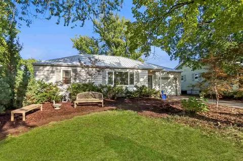 705 9th Ave, Coralville, IA 52241